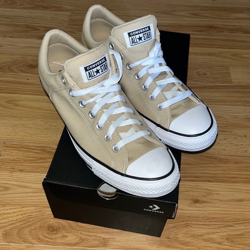 Converse All Star Low Top Sneakers Beige & White